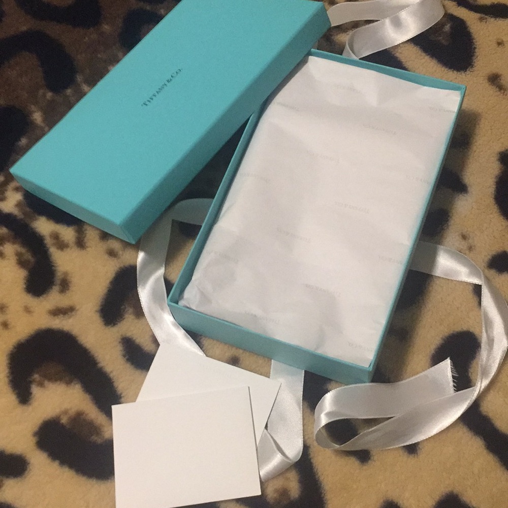 Box - Picture 4 of 4
